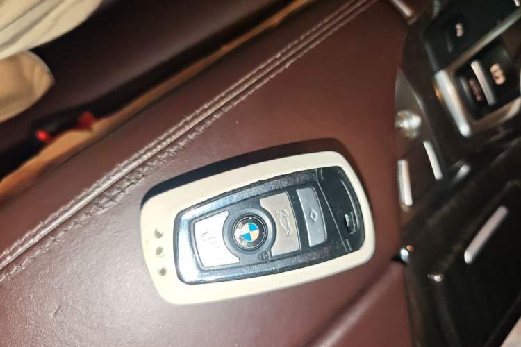 Used BMW 5 Series 2014 525Li Luxury Design Package Vehicle Key
