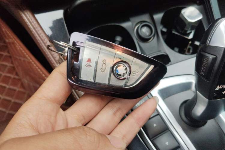 Used BMW 5 Series 2014 520Li Elegant Model Vehicle Key