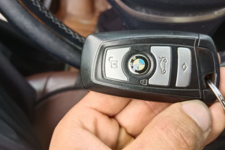 Used BMW 5 Series 2014 528Li Luxury Design Package Vehicle Key