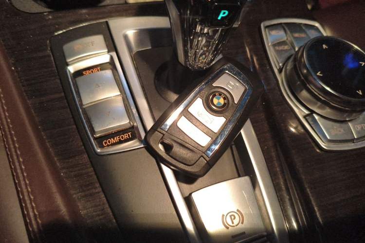 Used BMW 5 Series 2014 525Li Luxury Design Package Vehicle Key