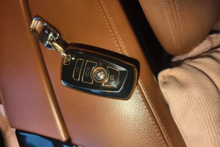 Used BMW 5 Series 2014 520Li Elegant Model Vehicle Key