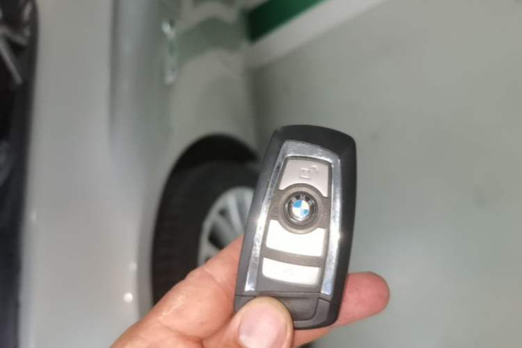 Used BMW 5 Series 2014 525Li Luxury Design Package Vehicle Key