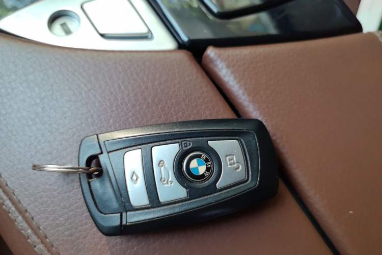 Used BMW 5 Series 2014 520Li Elegant Model Vehicle Key