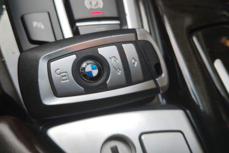Used BMW 5 Series 2014 525Li Luxury Design Package Vehicle Key
