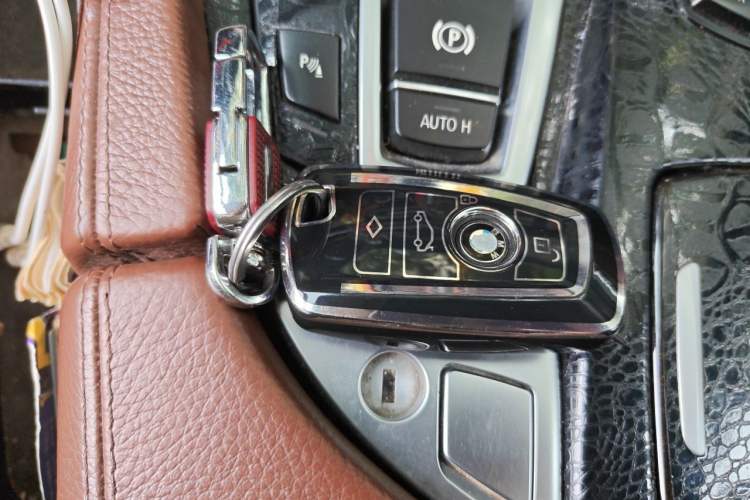 Used BMW 5 Series 2014 528Li Leading Model Vehicle Key