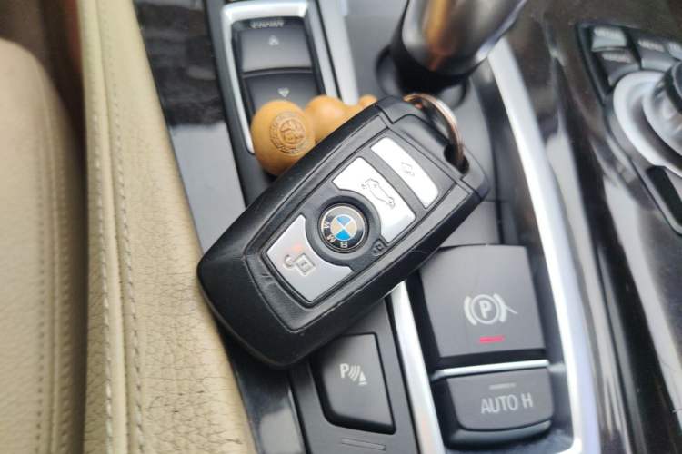 Used BMW 5 Series 2014 525Li Leading Model Vehicle Key