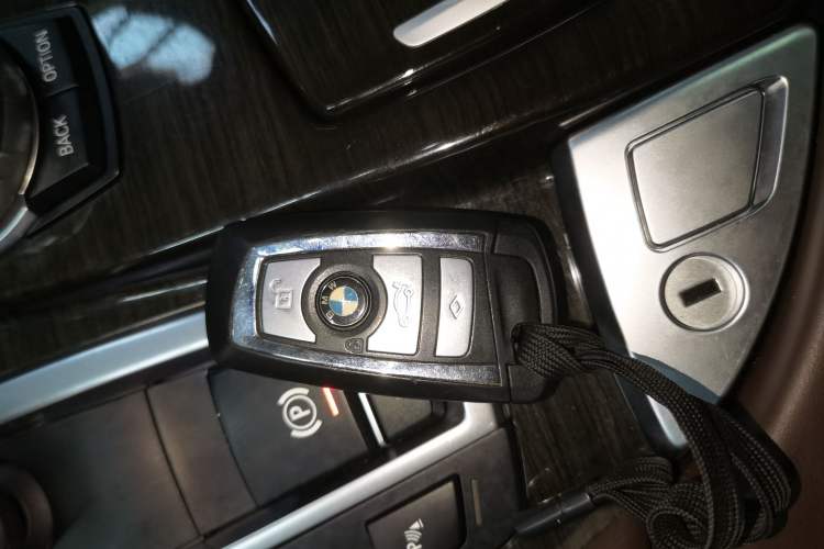 Used BMW 5 Series 2014 525Li Luxury Design Package Vehicle Key