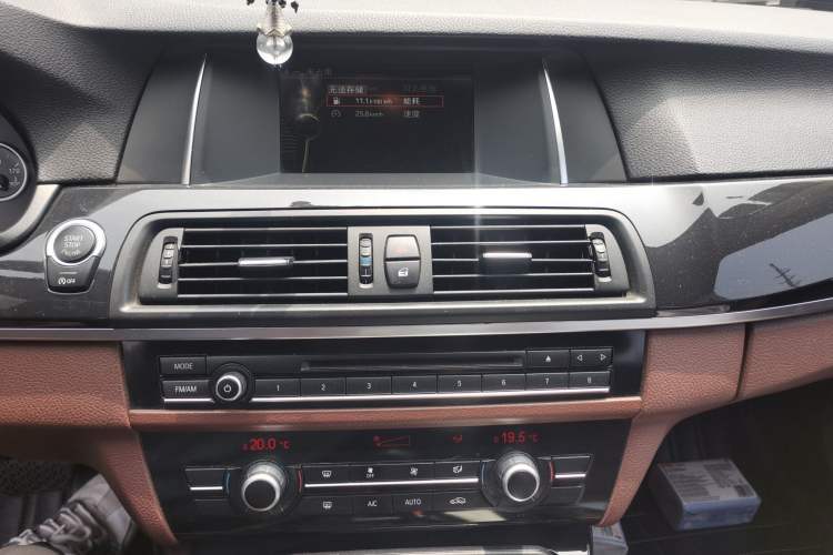 Used BMW 5 Series 2014 520Li Elegant Model Audio And AC Panel