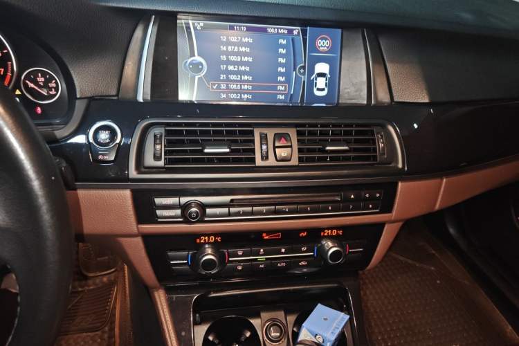 Used BMW 5 Series 2014 520Li Elegant Model Audio And AC Panel