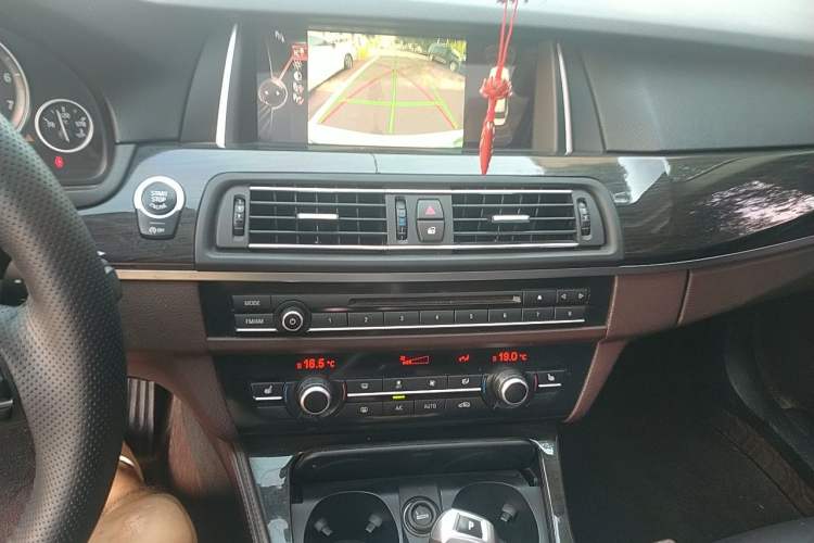 Used BMW 5 Series 2014 525Li Luxury Design Package Audio And AC Panel