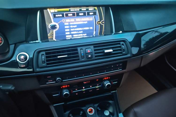Used BMW 5 Series 2014 520Li Elegant Model Audio And AC Panel