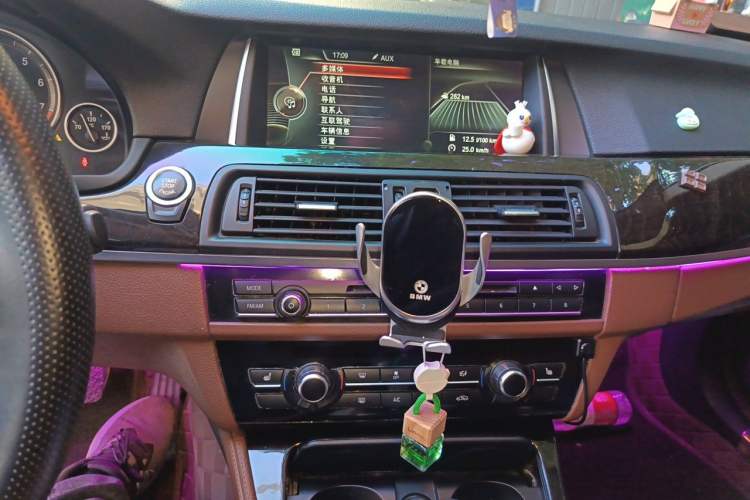 Used BMW 5 Series 2014 530Li Leading Model Audio And AC Panel