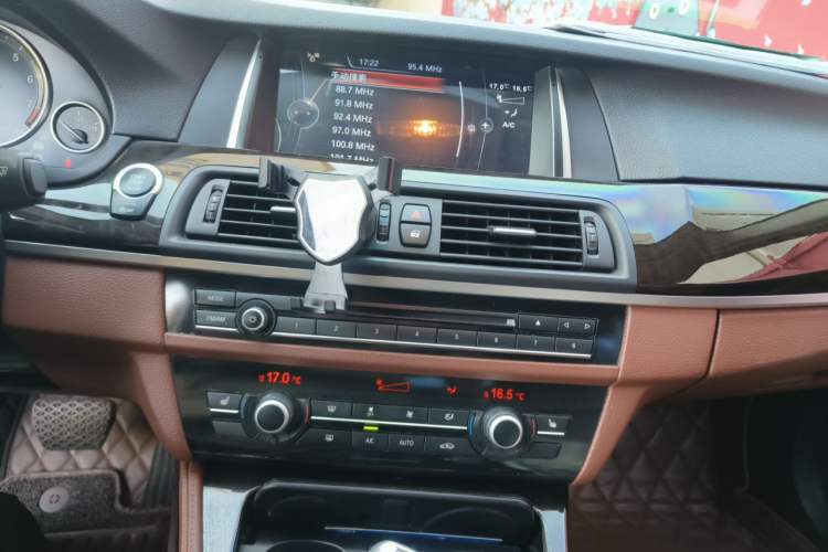 Used BMW 5 Series 2014 525Li Leading Model Audio And AC Panel