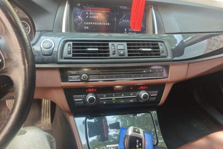 Used BMW 5 Series 2014 520Li Elegant Model Audio And AC Panel