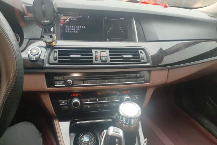 Used BMW 5 Series 2014 525Li Leading Model Audio And AC Panel