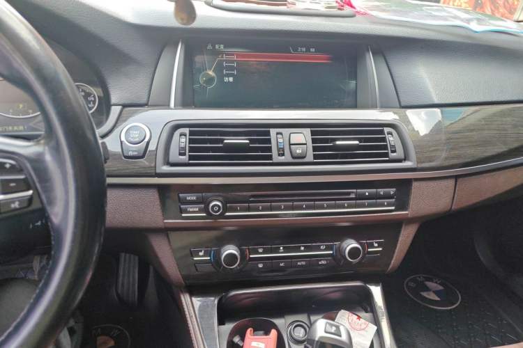 Used BMW 5 Series 2014 525Li Luxury Design Package Audio And AC Panel