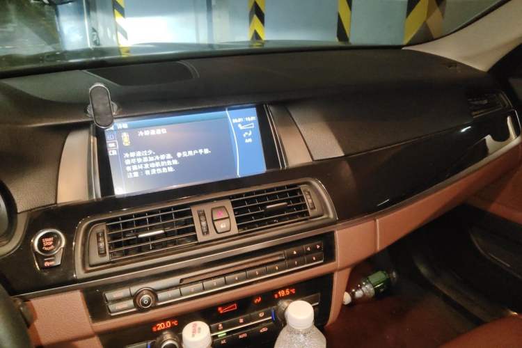 Used BMW 5 Series 2014 520i Elegant Edition Audio And AC Panel