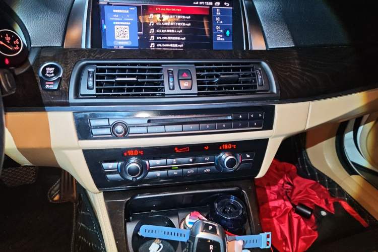 Used BMW 5 Series 2014 525Li Leading Model Audio And AC Panel