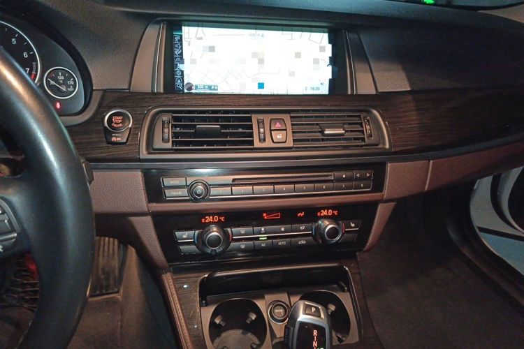 Used BMW 5 Series 2014 525Li Luxury Design Package Audio And AC Panel