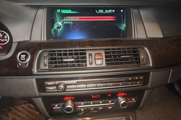 Used BMW 5 Series 2014 530Li Leading Model Audio And AC Panel