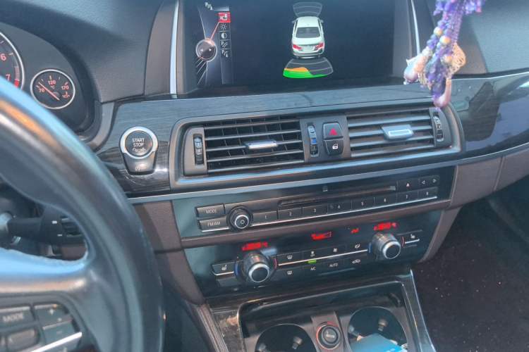 Used BMW 5 Series 2014 525Li Luxury Design Package Audio And AC Panel