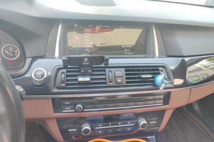 Used BMW 5 Series 2014 520Li Elegant Model Audio And AC Panel