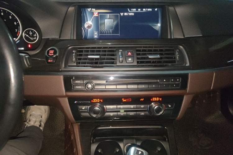 Used BMW 5 Series 2014 525Li Luxury Design Package Audio And AC Panel