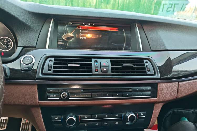 Used BMW 5 Series 2014 525Li Leading Model Audio And AC Panel