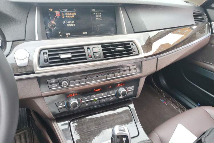 Used BMW 5 Series 2014 525Li Luxury Design Package Audio And AC Panel