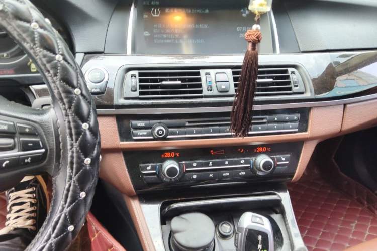 Used BMW 5 Series 2014 525Li Leading Model Audio And AC Panel