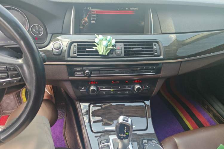 Used BMW 5 Series 2014 525Li Luxury Design Package Audio And AC Panel