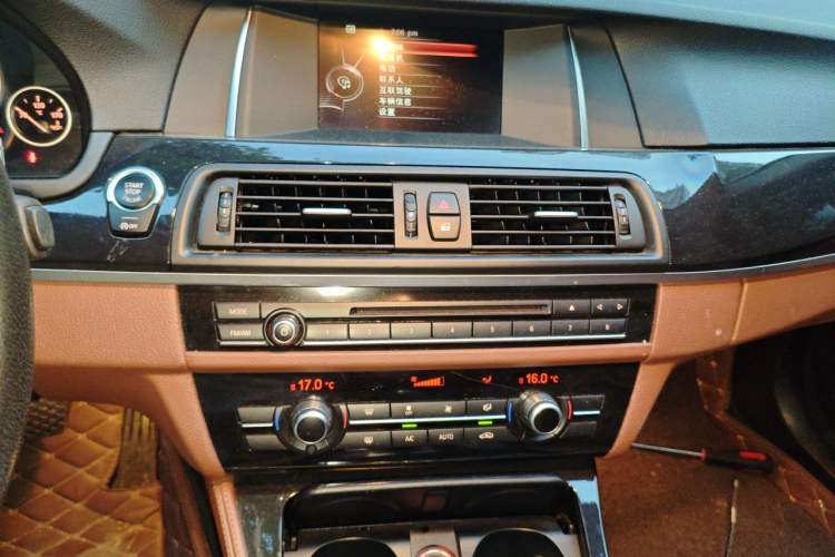 Used BMW 5 Series 2014 520Li Elegant Model Audio And AC Panel