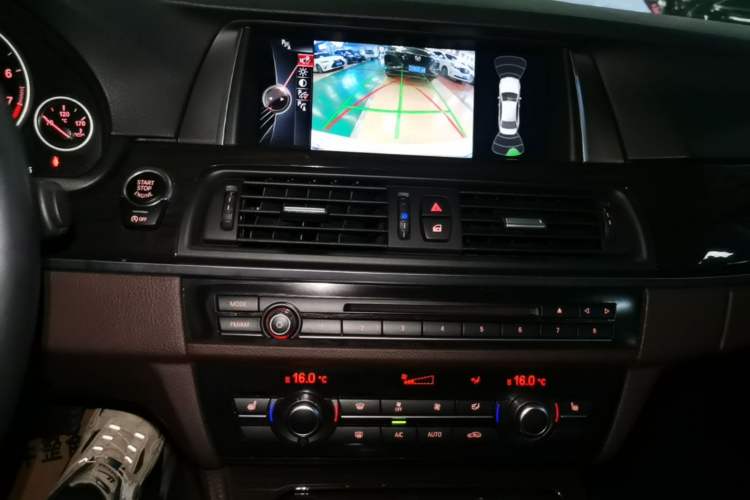 Used BMW 5 Series 2014 525Li Luxury Design Package Audio And AC Panel