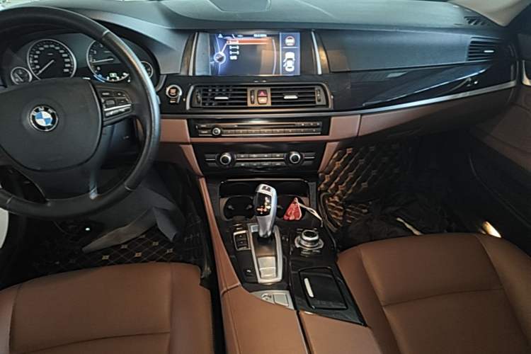 Used BMW 5 Series 2014 520Li Elegant Model Audio And AC Panel