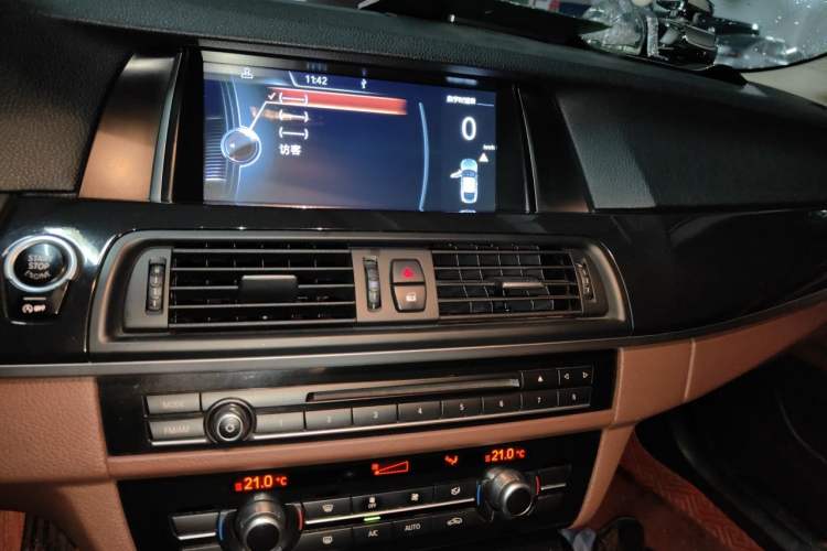Used BMW 5 Series 2014 520Li Elegant Model Audio And AC Panel
