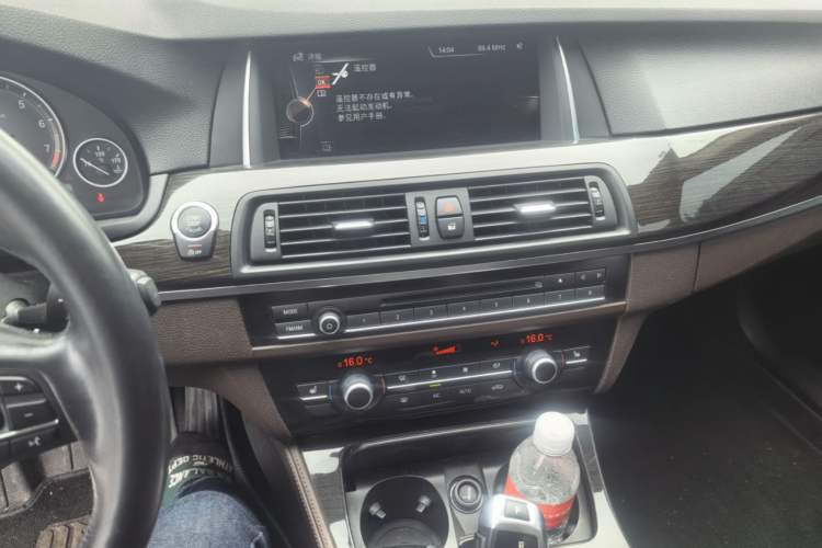 Used BMW 5 Series 2014 525Li Luxury Design Package Audio And AC Panel