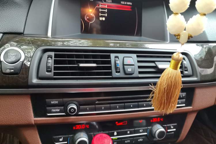Used BMW 5 Series 2014 525Li Leading Model Audio And AC Panel