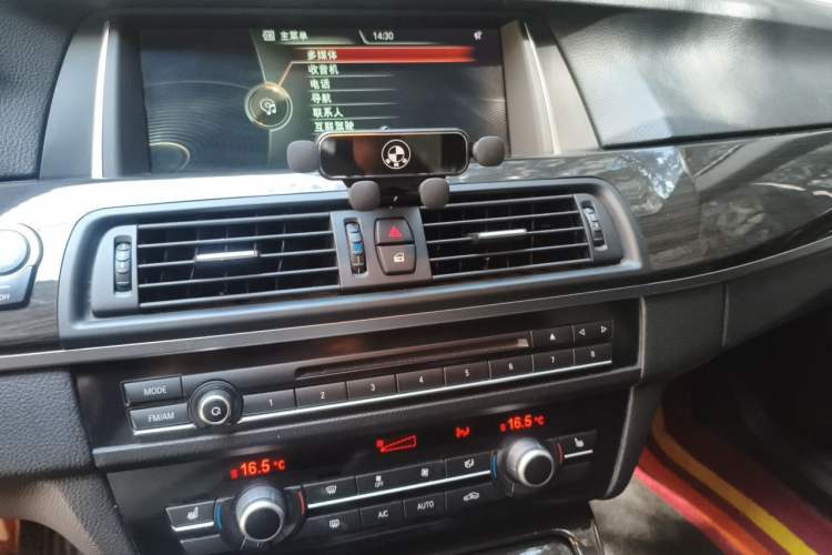 Used BMW 5 Series 2014 525Li Luxury Design Package Audio And AC Panel