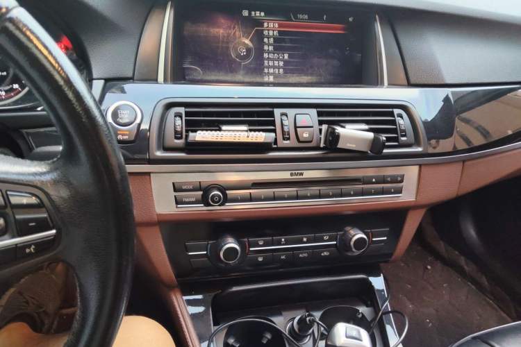 Used BMW 5 Series 2014 520Li Elegant Model Audio And AC Panel