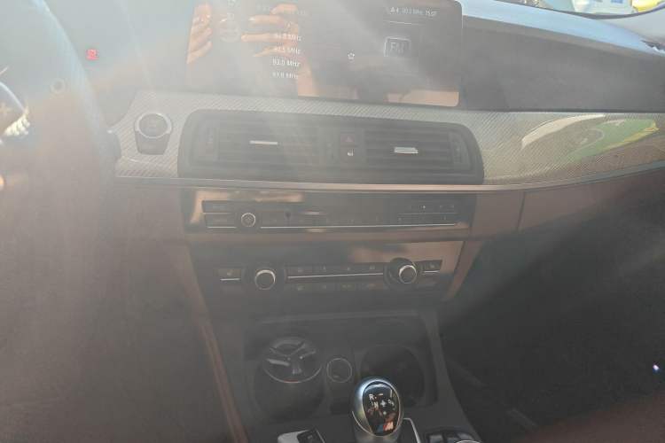 Used BMW 5 Series 2014 520i Touring Edition Audio And AC Panel