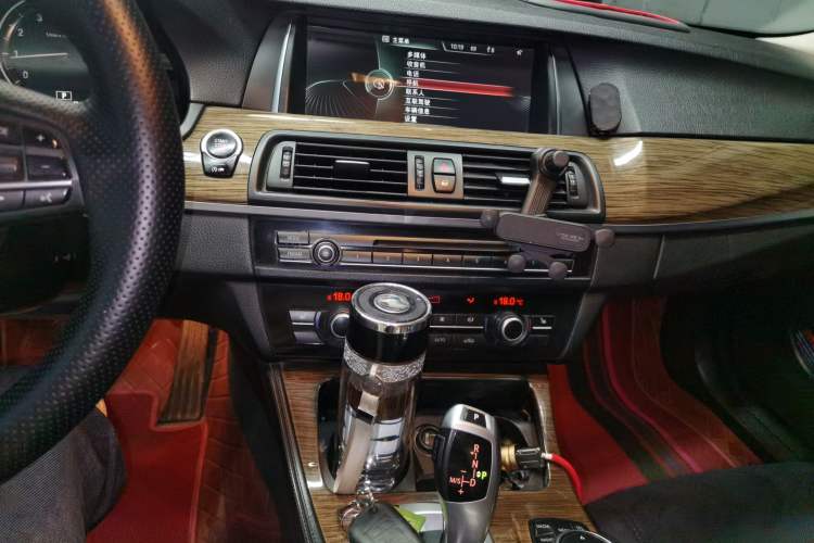 Used BMW 5 Series 2014 525Li Fashion Design Package Audio And AC Panel