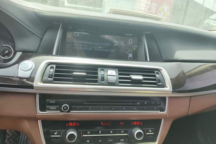 Used BMW 5 Series 2014 525Li Leading Model Audio And AC Panel