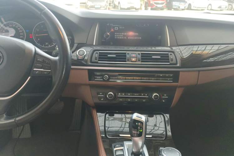 Used BMW 5 Series 2014 528Li Leading Model Audio And AC Panel