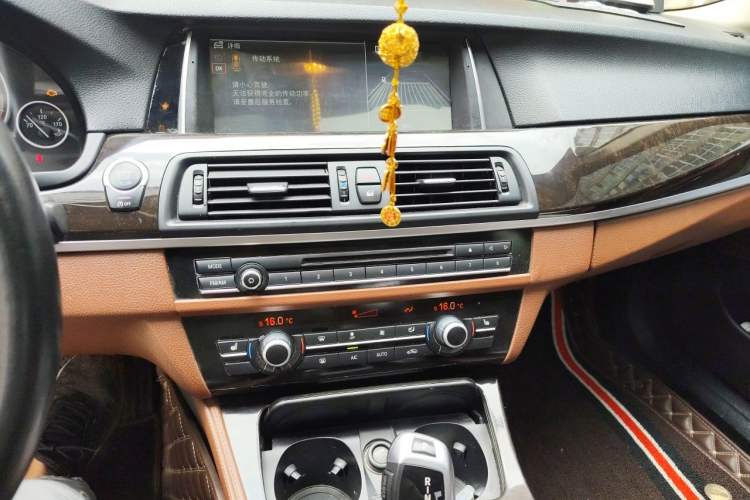 Used BMW 5 Series 2014 525Li Leading Model Audio And AC Panel