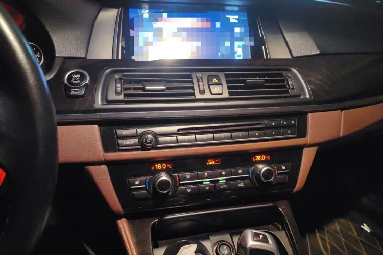 Used BMW 5 Series 2014 525Li Leading Model Audio And AC Panel