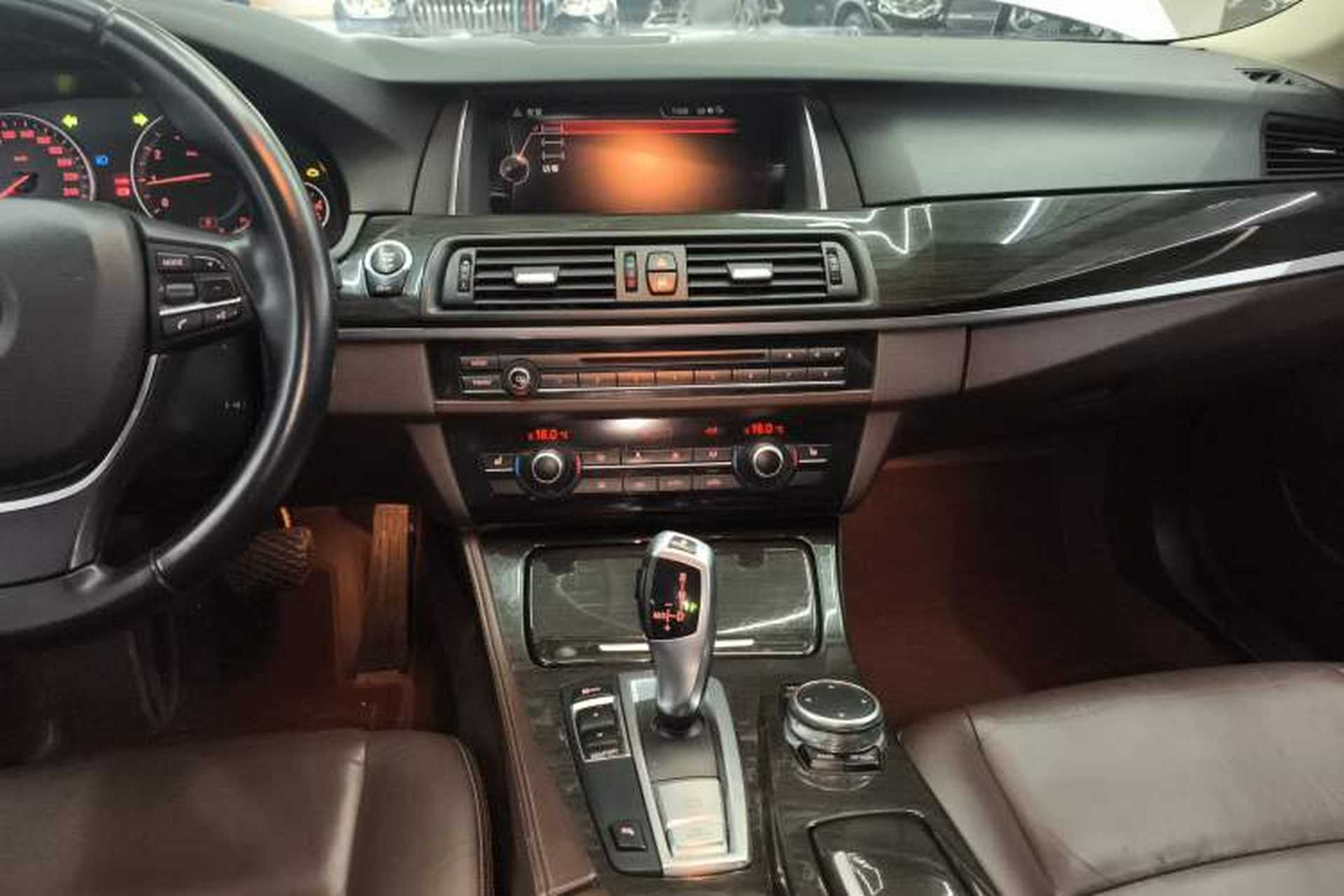 Used BMW 5 Series 2014 525Li Luxury Design Package Audio And AC Panel