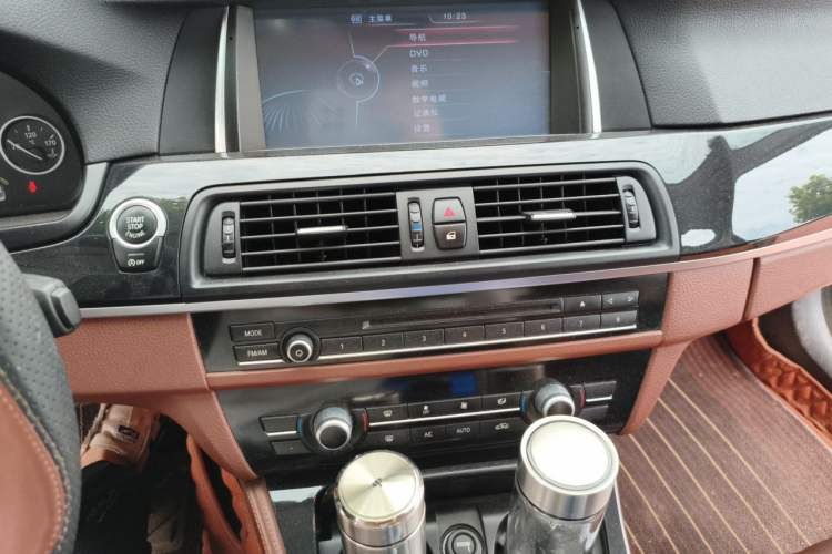 Used BMW 5 Series 2014 520i Elegant Edition Audio And AC Panel