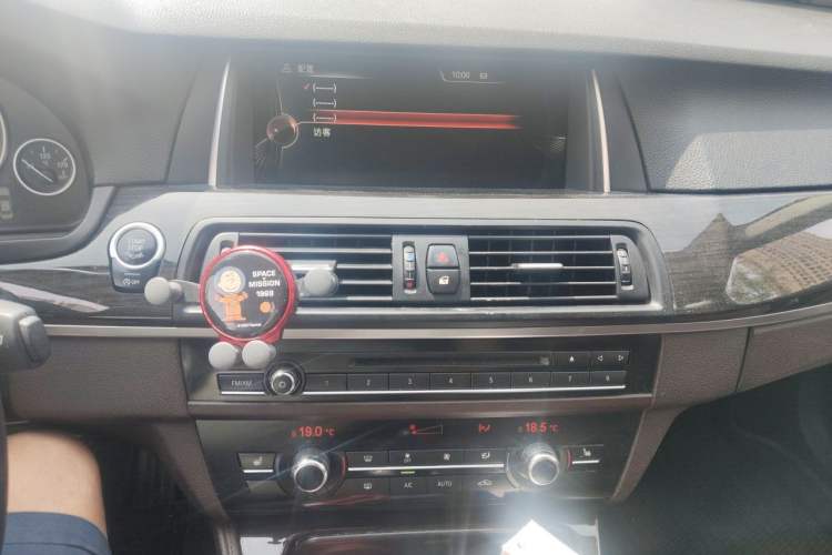 Used BMW 5 Series 2014 525Li Luxury Design Package Audio And AC Panel