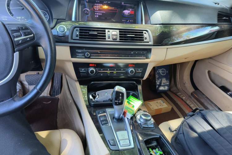 Used BMW 5 Series 2014 525Li Fashion Design Package Audio And AC Panel