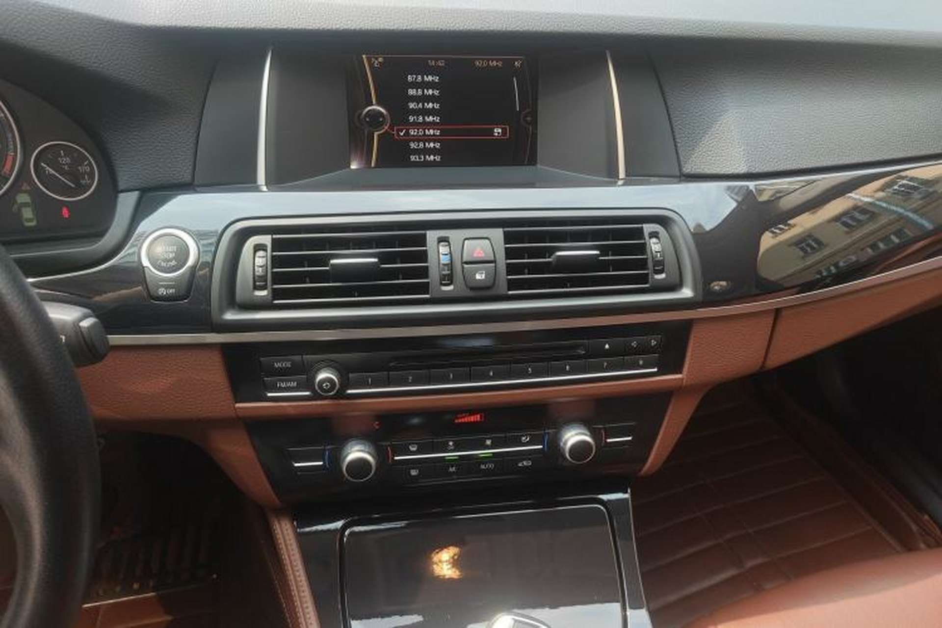 Used BMW 5 Series 2014 520i Elegant Edition Audio And AC Panel